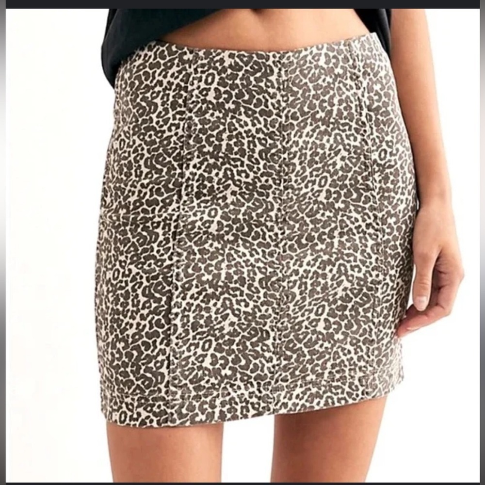 FREE PEOPLE Modern Femme Leopard Print Mini Skirt Size 10
